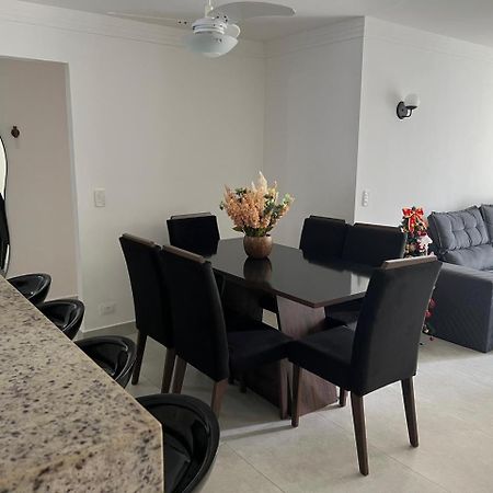 Beleza De Apartamento 300 Metros Da Praia Γκουαρούχα Εξωτερικό φωτογραφία