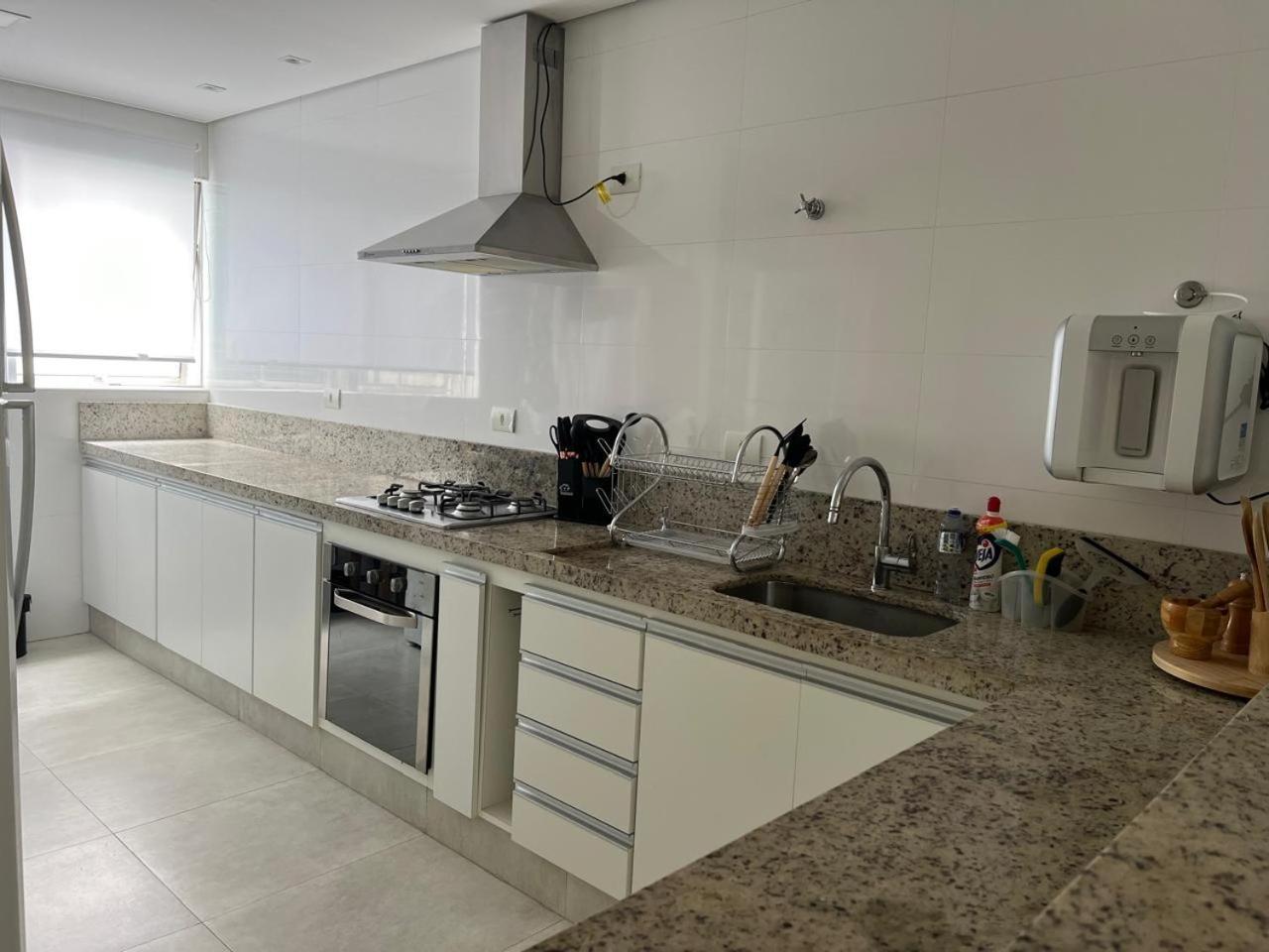 Beleza De Apartamento 300 Metros Da Praia Γκουαρούχα Εξωτερικό φωτογραφία